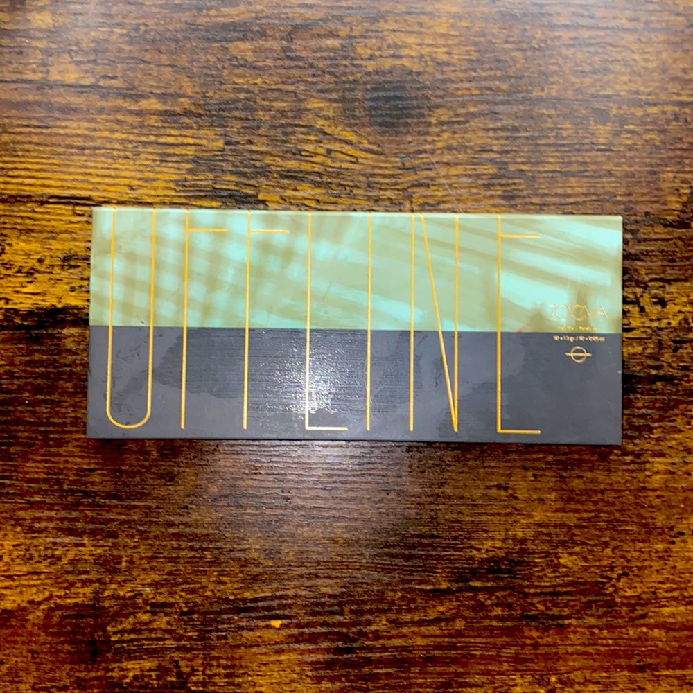 ZOEVA Offline eyeshadow palette with cool and warm tones.